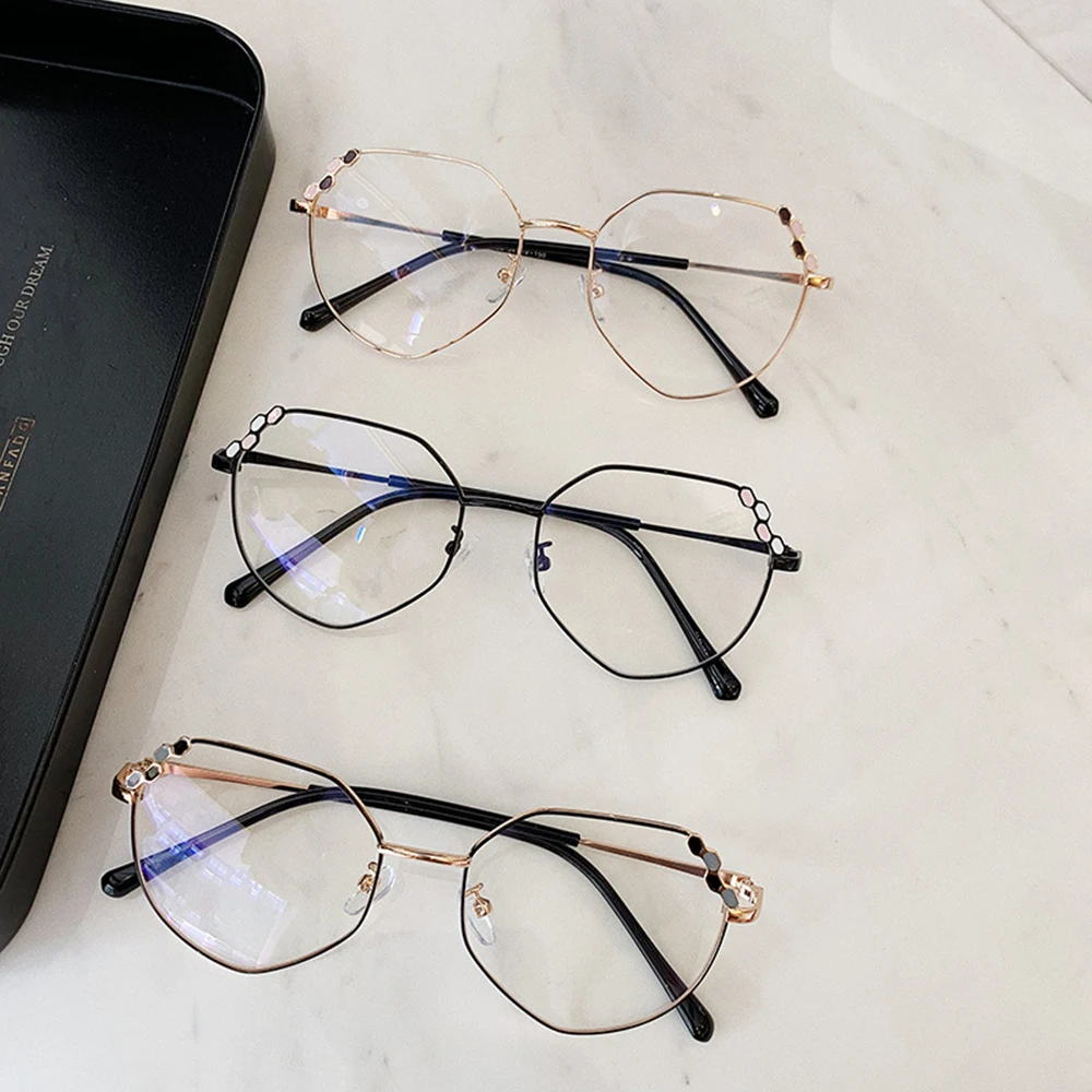 Transparent Optical Glasses Women Fashion Elegant Irregular Eyeglasses Frames Ladies Luxury Metal Spectacles Frame
Transparent Optical Glasses Women Fashion Elegant Irregular Eyeglasses Frames Ladies Luxury Metal Spectacles Frame