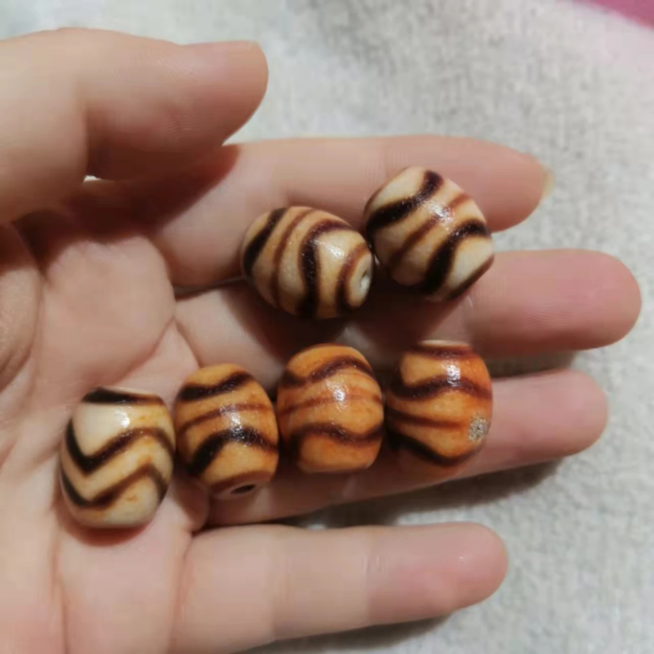 1pcs/lot natural unique rare weathered orange tiger tooth dzi Barrel Daluo Beads Collection accessories gem jewelry precious diy
1pcs/lot natural unique rare weathered orange tiger tooth dzi Barrel Daluo Beads Collection accessories gem jewelry precious diy