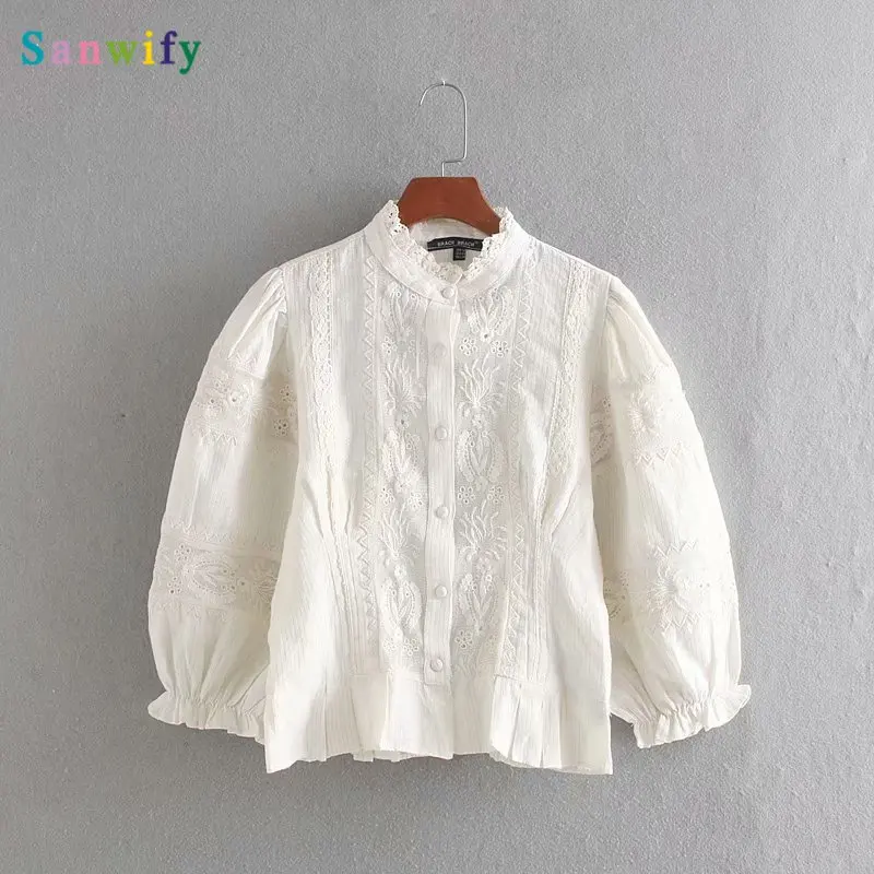 new women elegant stand collar embroidery lace patchwork casual Shirts blouses women ruffles femininas linen chemise tops LS4515
new women elegant stand collar embroidery lace patchwork casual Shirts blouses women ruffles femininas linen chemise tops LS4515