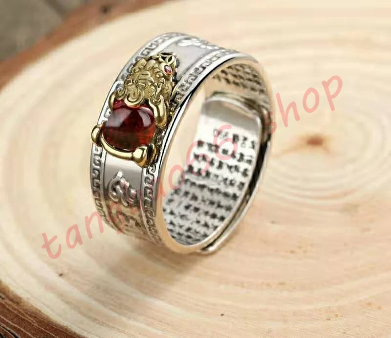 2021 New Heart Sutra Ring Auspicious cloud pattern Garnet retro national style Living ring
2021 New Heart Sutra Ring Auspicious cloud pattern Garnet retro national style Living ring