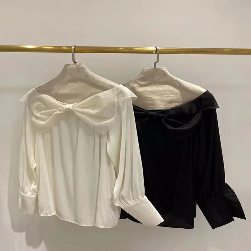 Tops Fashion Designer Blouse 2021 Summer Korean Tops Women Vintage Runway Bow Slash Neck Long Sleeve Casual Pure Silk Blouses
Tops Fashion Designer Blouse 2021 Summer Korean Tops Women Vintage Runway Bow Slash Neck Long Sleeve Casual Pure Silk Blouses