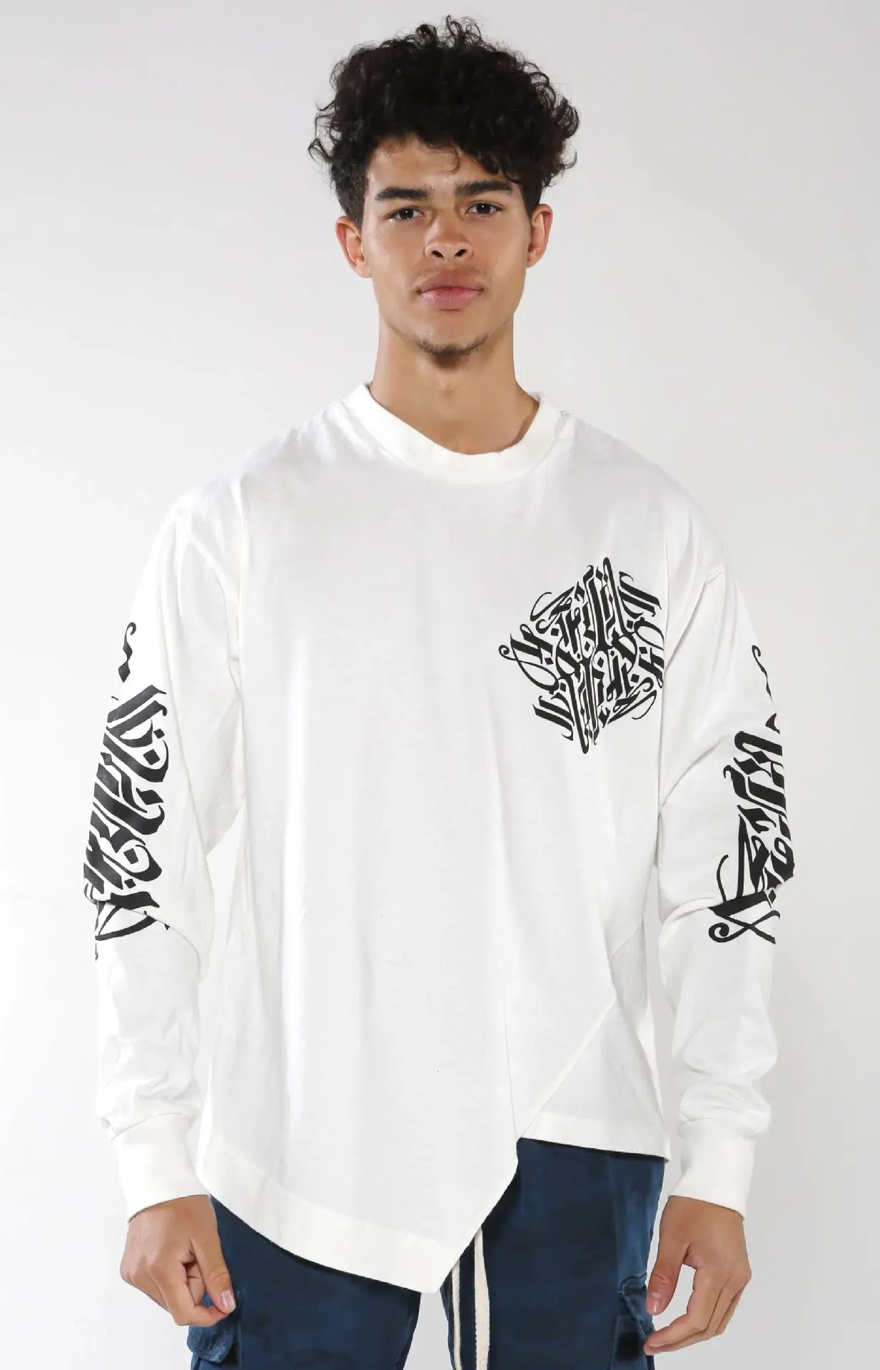 Athletic leisure long sleeve irregular hem cotton loose long sleeve printed T-shirt men's fall top T shirt street wear
Athletic leisure long sleeve irregular hem cotton loose long sleeve printed T-shirt men's fall top T shirt street wear