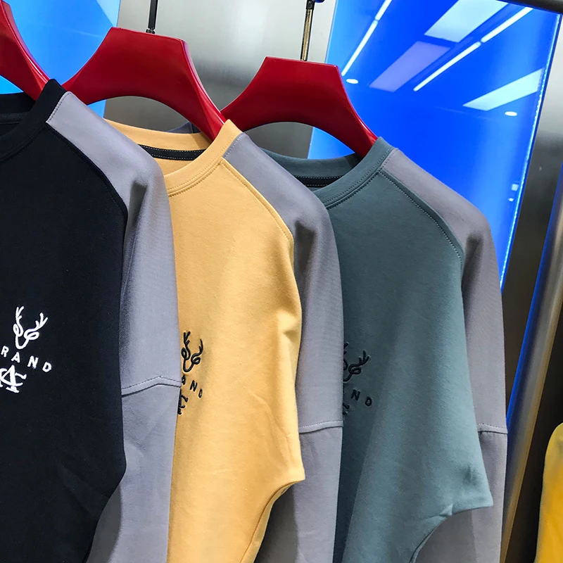 Autumn 2020 men's long sleeve sweater letter embroidery deer head trend color matching youth round neck T-shirt casual man
Autumn 2020 men's long sleeve sweater letter embroidery deer head trend color matching youth round neck T-shirt casual man