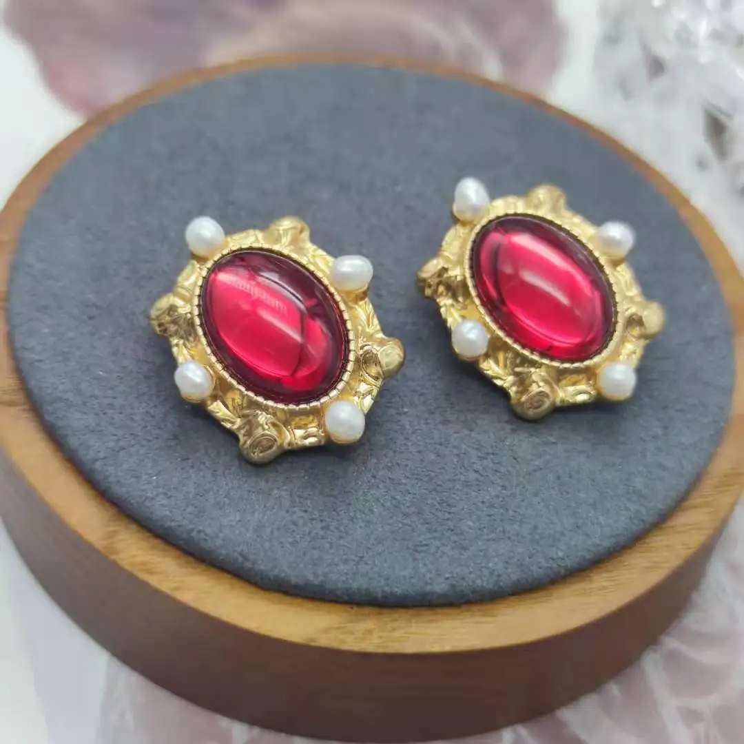 Europe and America Antique Gothic Retro Stud earrings modern women's earrings 2021 trend jewelry
Europe and America Antique Gothic Retro Stud earrings modern women's earrings 2021 trend jewelry