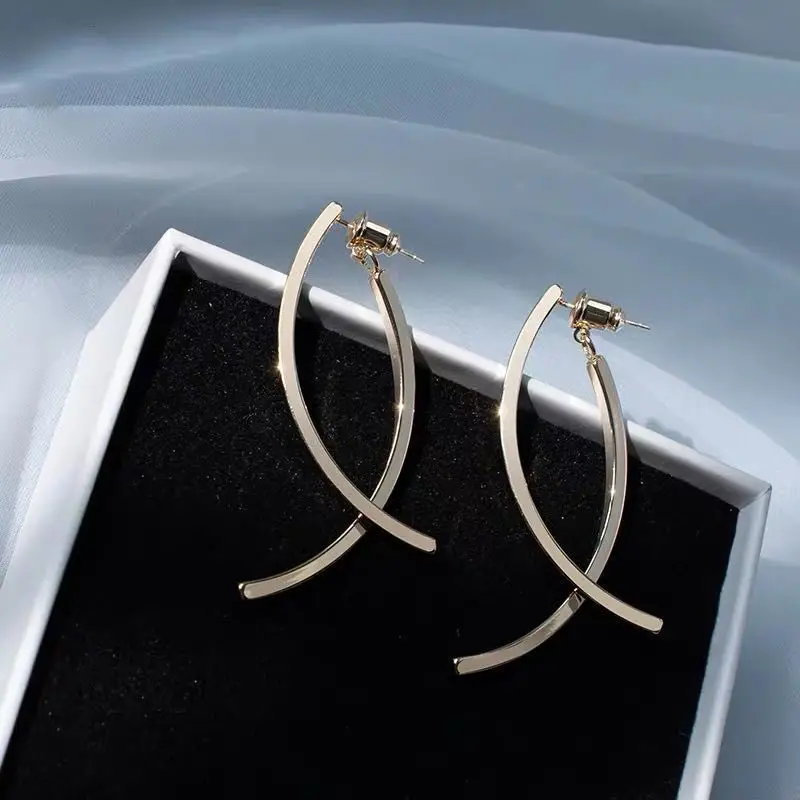 Retro earrings female earring 2021 new fashion South Korean temperament web celebrity 925 silver stud earrings drop
Retro earrings female earring 2021 new fashion South Korean temperament web celebrity 925 silver stud earrings drop