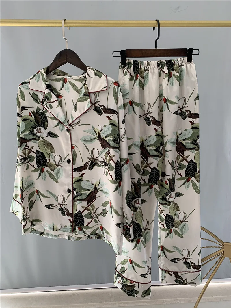 Sexy Pajamas Women's Lapel Housewear Set Silk Pajamas Women's Spring and Summer Two Piece Set Long Sleeve Thin Pajamas
Sexy Pajamas Women's Lapel Housewear Set Silk Pajamas Women's Spring and Summer Two Piece Set Long Sleeve Thin Pajamas