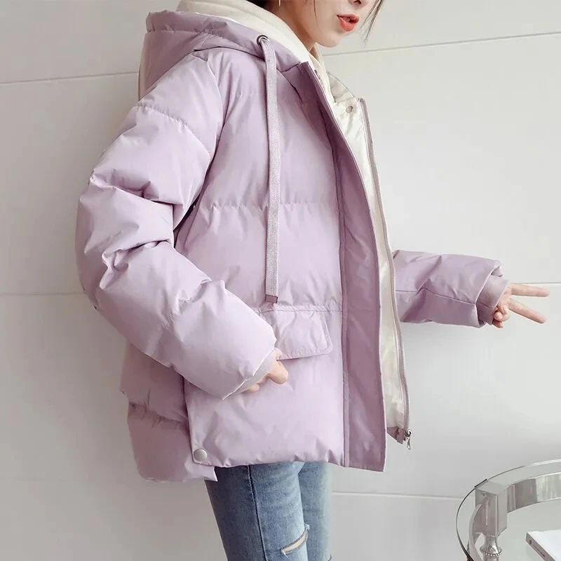 2021New Short Winter Jacket Women Warm Hooded Bread Service Jacket Parkas Female Casual Loose Korean Cotton-padded Coat Outwear
2021New Short Winter Jacket Women Warm Hooded Bread Service Jacket Parkas Female Casual Loose Korean Cotton-padded Coat Outwear