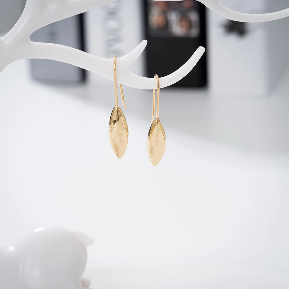 New Arrival Women Jewelry Teardrop Shape Gold Plated Pearl Drop Earrings 2020 design
New Arrival Women Jewelry Teardrop Shape Gold Plated Pearl Drop Earrings 2020 design