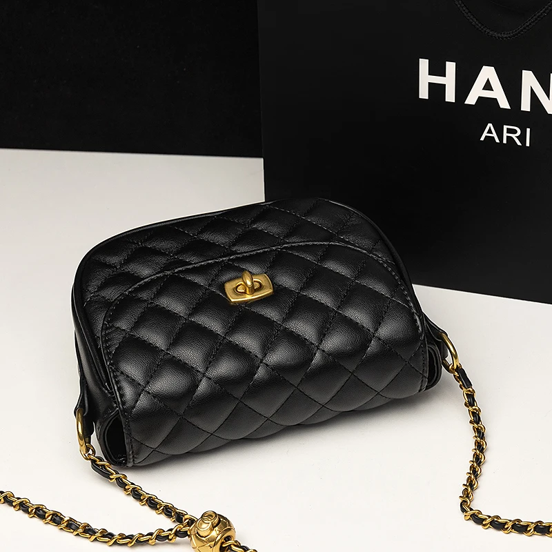2021 new PU black rhombus small fragrant style chain versatile one-shoulder messenger fashion female small bag
2021 new PU black rhombus small fragrant style chain versatile one-shoulder messenger fashion female small bag