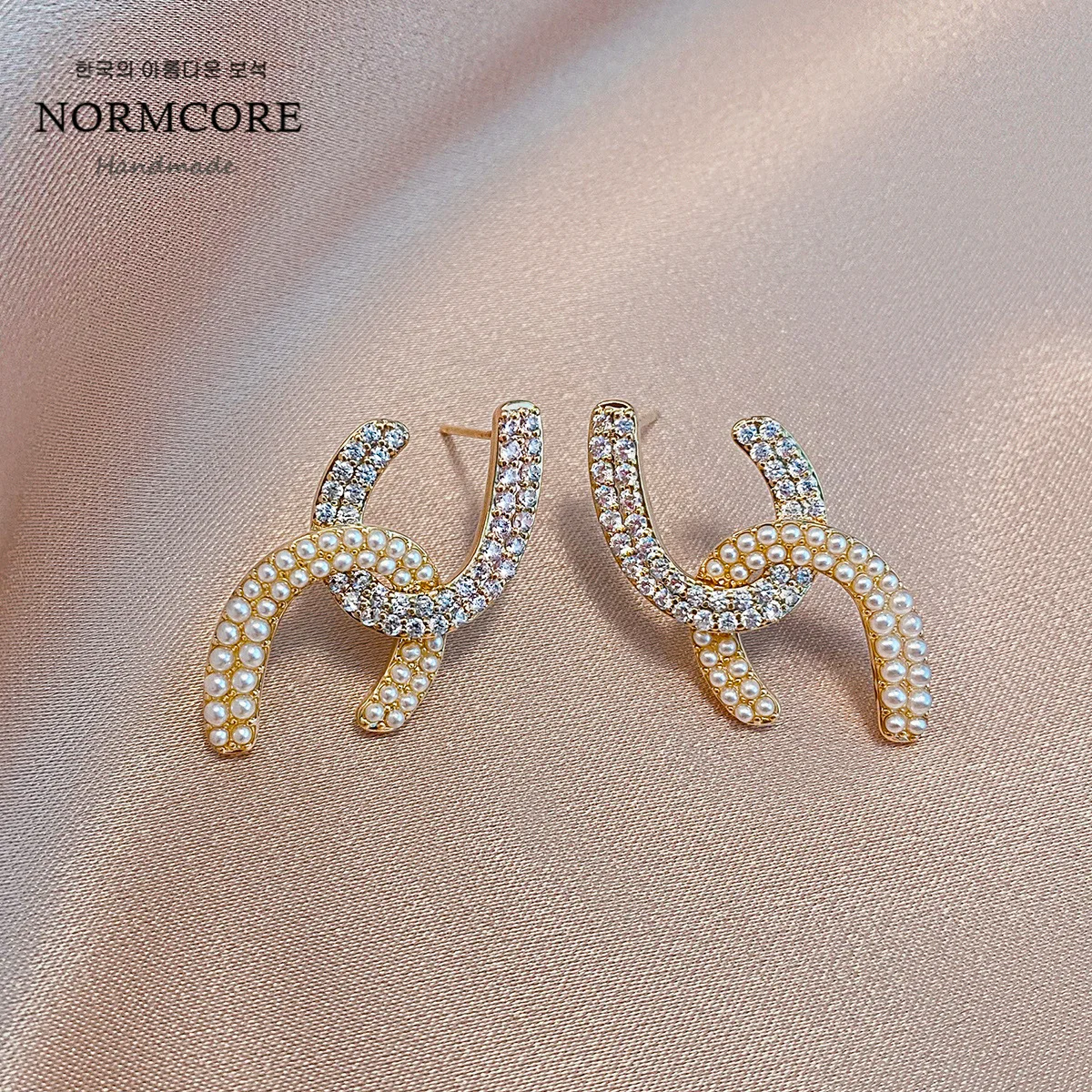 2021 New Trendy Korean Temperament Net Red Pure Silver Earrings Design Feeling Cold Wind Ins Earrings for Women
2021 New Trendy Korean Temperament Net Red Pure Silver Earrings Design Feeling Cold Wind Ins Earrings for Women