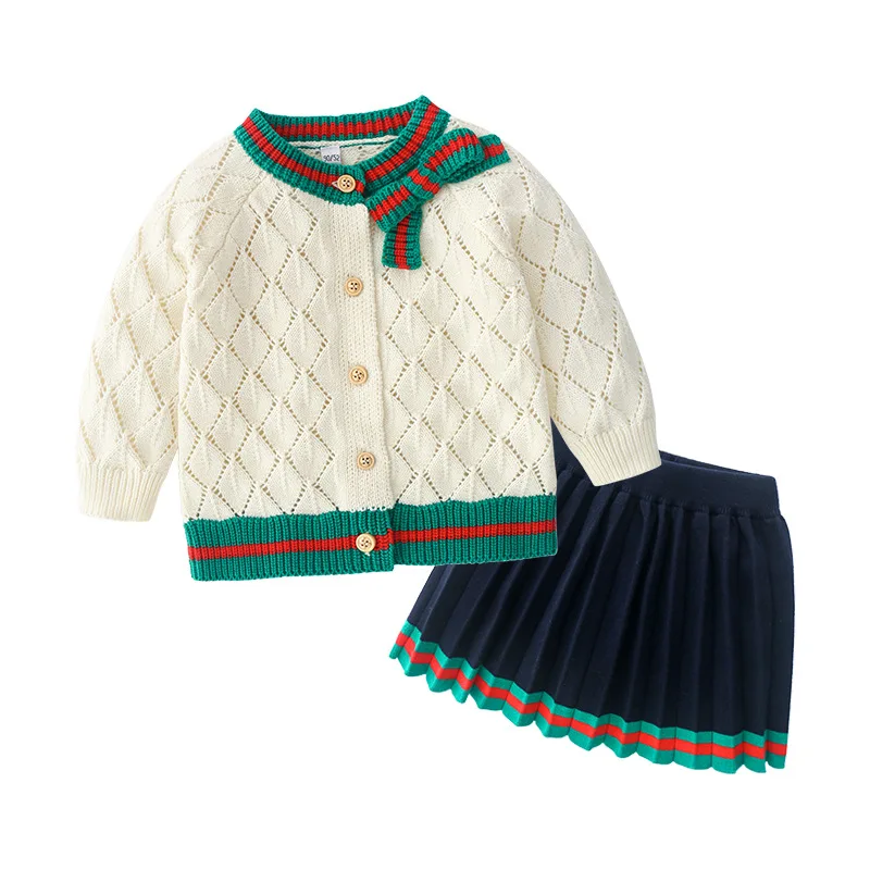 Children's Autumn New 1-3 Year Old Girl's Pure Cotton Knitted Rice White Hollow Cardigan + Pleated Skirt Suit
Children's Autumn New 1-3 Year Old Girl's Pure Cotton Knitted Rice White Hollow Cardigan + Pleated Skirt Suit