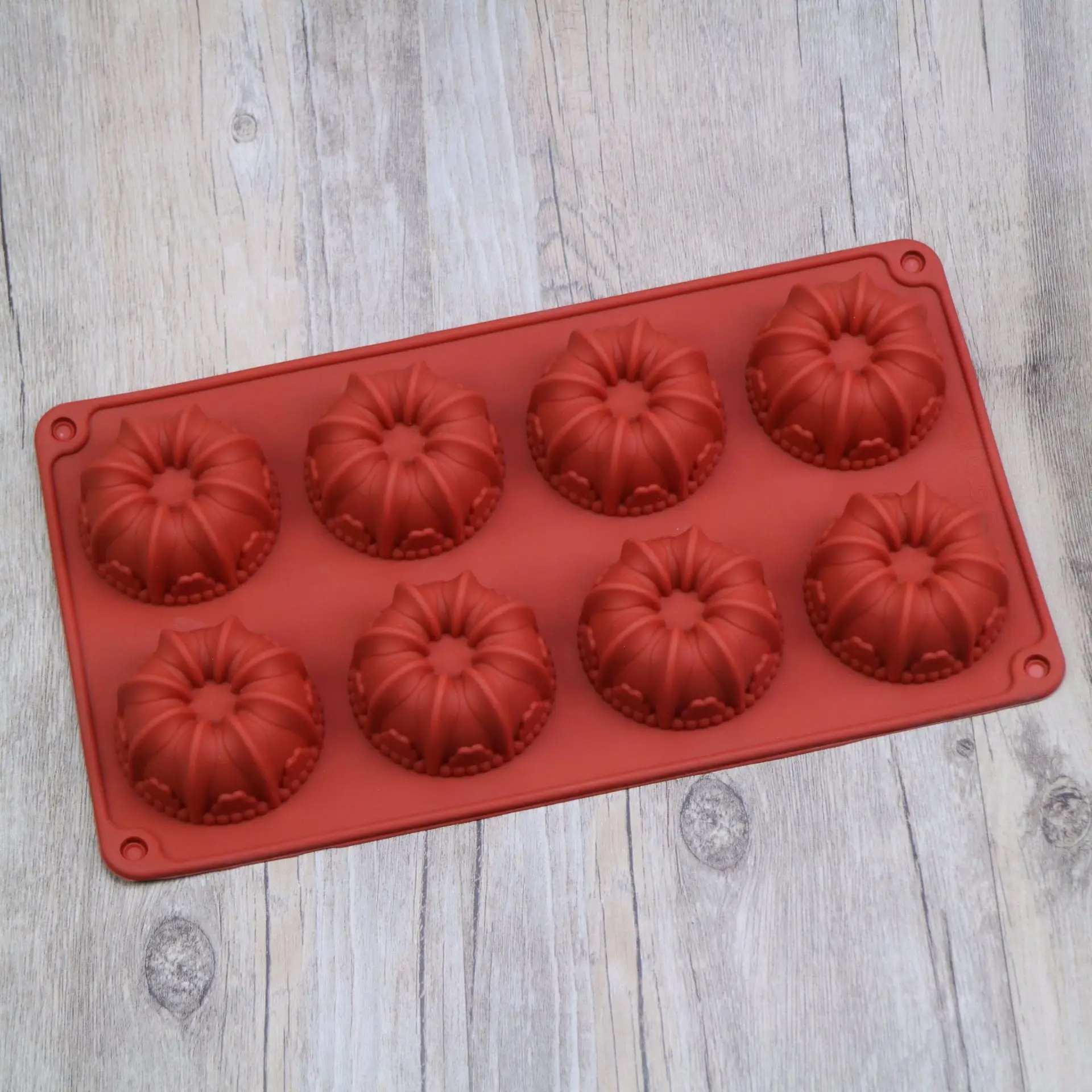 Mousse Cake Mold Mini Crown Shape Birthday Decoration Jelly Pudding and Chocolate Toast Bread Home Baking Tool
Mousse Cake Mold Mini Crown Shape Birthday Decoration Jelly Pudding and Chocolate Toast Bread Home Baking Tool