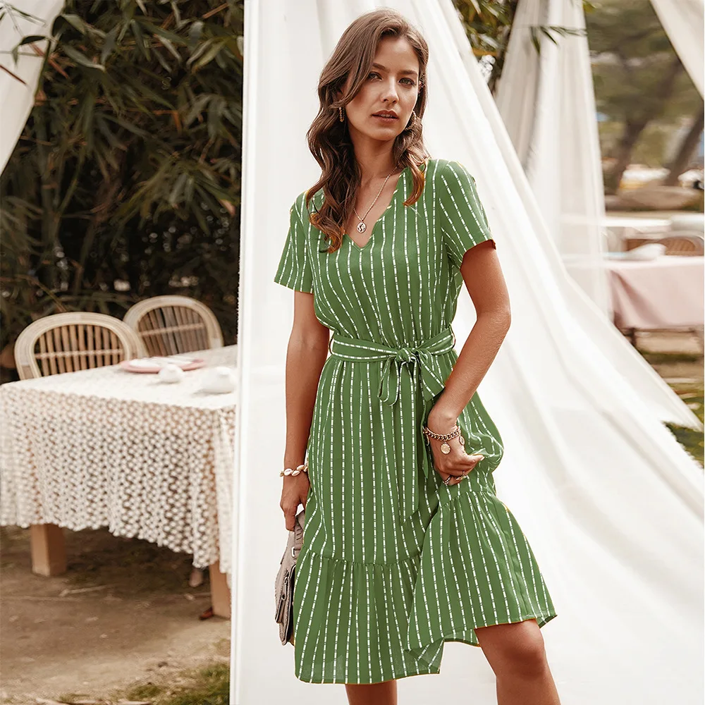 Original design 2021 European and American women's V-neck sexy temperament striped dress skirt
Original design 2021 European and American women's V-neck sexy temperament striped dress skirt