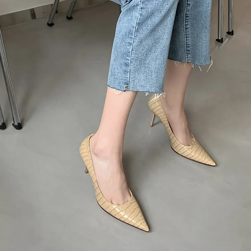 plus size 2021 print leather women pumps high heels single shoes female summer cow leather wedding party woman gladiator shoes
plus size 2021 print leather women pumps high heels single shoes female summer cow leather wedding party woman gladiator shoes