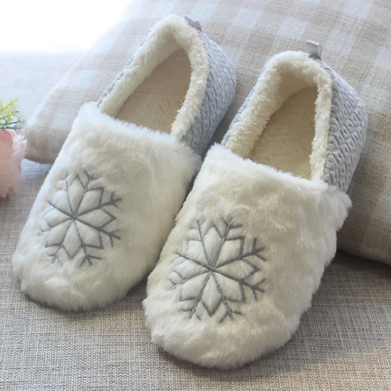 Snowflake Women Winter Slippers Warm Cozy Soft Plush Non-Slip Floor Indoor Home Slippers Sweet Girls Bedroom Shoes 2021 New
Snowflake Women Winter Slippers Warm Cozy Soft Plush Non-Slip Floor Indoor Home Slippers Sweet Girls Bedroom Shoes 2021 New