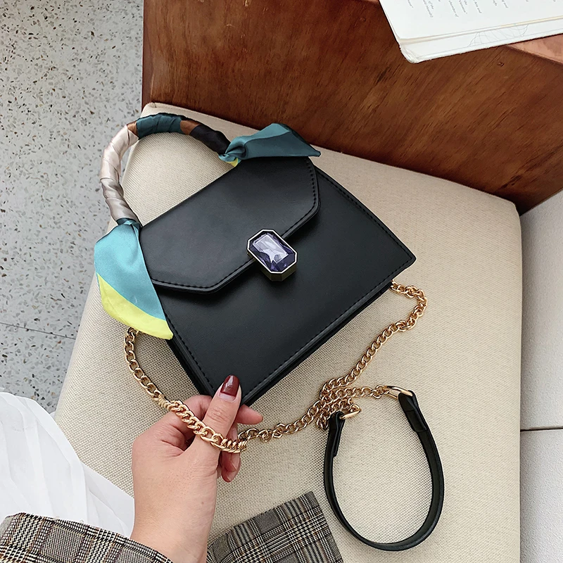 Fashion Woman Crossbody PU Leather Chain Scarves Shoulder Bag Buckle Versatile Luxury Purses And Handbags Women Bags Designer
Fashion Woman Crossbody PU Leather Chain Scarves Shoulder Bag Buckle Versatile Luxury Purses And Handbags Women Bags Designer