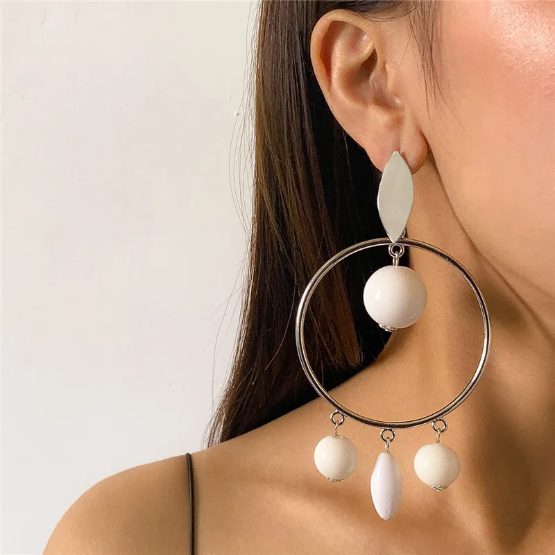 Exaggerated Geometric Irregular Tassel Ball Earrings Temperament Acrylic Long Earrings
Exaggerated Geometric Irregular Tassel Ball Earrings Temperament Acrylic Long Earrings