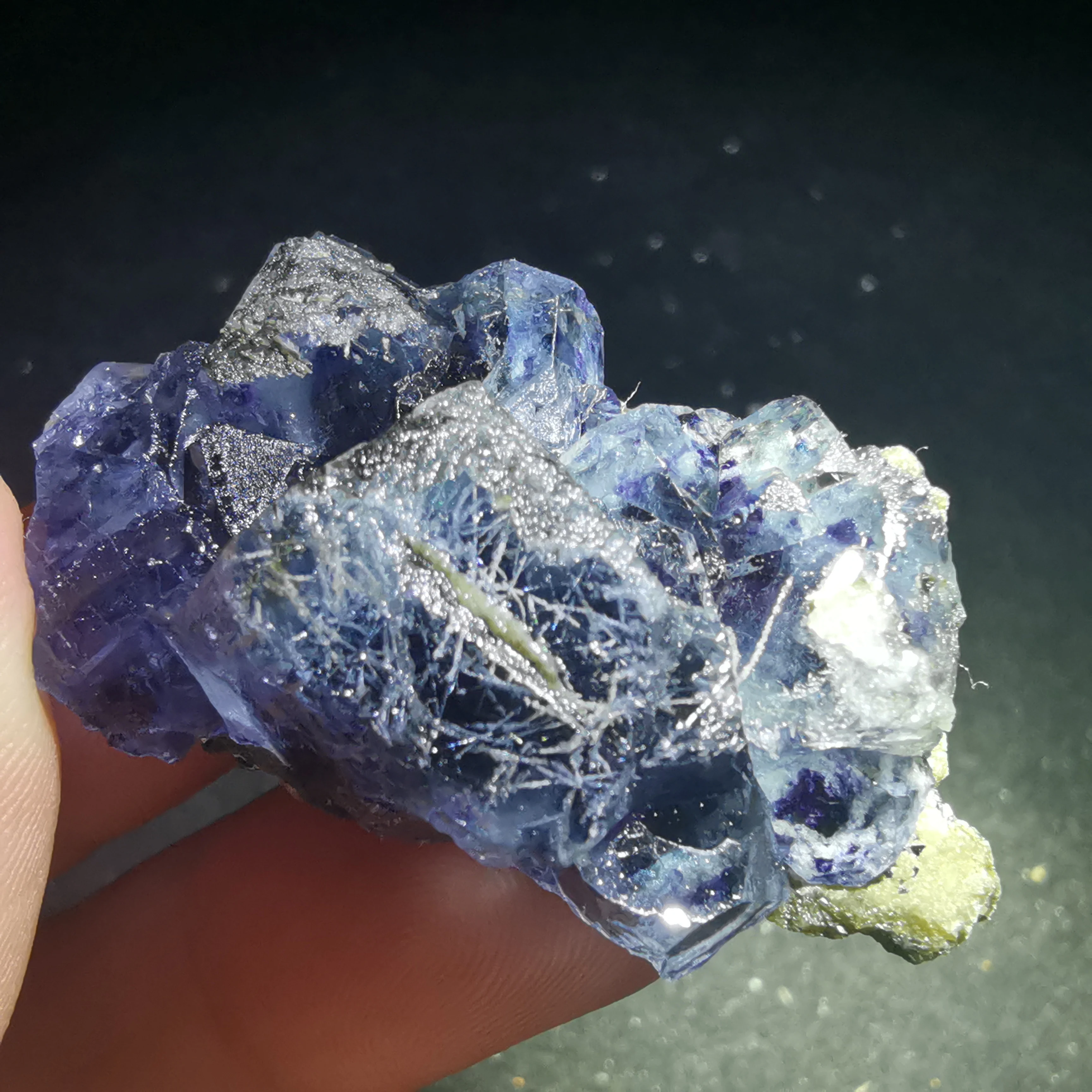 

20.6gNatural rare purple fluorite mineral specimen aura healing geology teaching home decoration crystal quartz gem collection