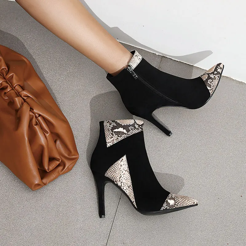Lsewilly 2021 Snakeskin PU Leather Flock Ankle Boots Pointed Toe Square Heel Autumn Winter Fashion Zipper Women Shoes Size 48
Lsewilly 2021 Snakeskin PU Leather Flock Ankle Boots Pointed Toe Square Heel Autumn Winter Fashion Zipper Women Shoes Size 48