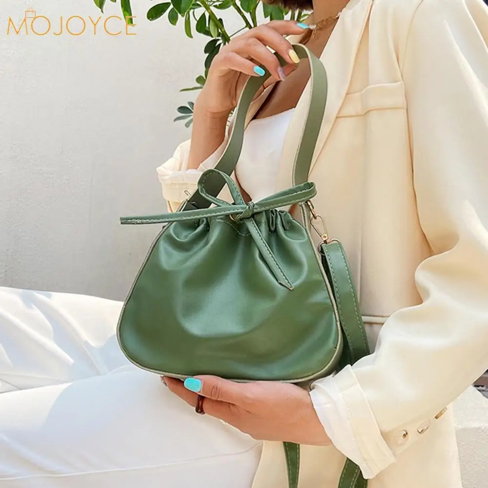 Fashion Women Soft Leather Women Designer Handbag PU Drawstring Crossbody Bag Pure Color Small Purse Messenger Bags
Fashion Women Soft Leather Women Designer Handbag PU Drawstring Crossbody Bag Pure Color Small Purse Messenger Bags