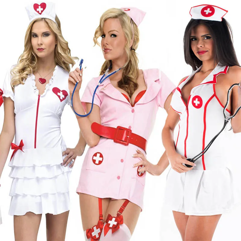 Грудастая бабенка в униформе медсестры 