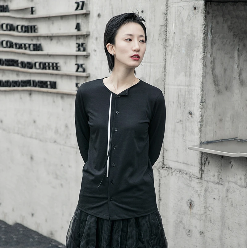 XUXI Spring Autumn 2020 Simple Black Women's Tape Split Union Character T-Shirt NEW Collar Round Sleeve Long Fashion Tide FZ0893
XUXI Spring Autumn 2020 Simple Black Women's Tape Split Union Character T-Shirt NEW Collar Round Sleeve Long Fashion Tide FZ0893