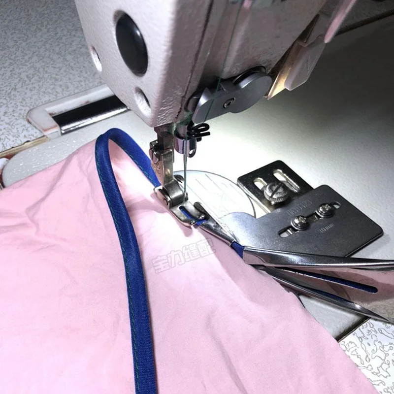 Industrial Sewing Machine Accessories Flat Car Hemming Device Hemming Household Pulling Double-Folding Four-Folding Foot Tube
Industrial Sewing Machine Accessories Flat Car Hemming Device Hemming Household Pulling Double-Folding Four-Folding Foot Tube