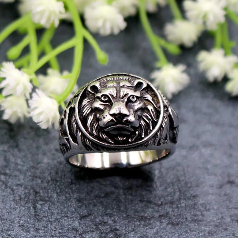 Retro Ring Men's Accessories Round Animal Lion Head Titanium Steel Ring Gifts for Men Rock Band Jewelry
Retro Ring Men's Accessories Round Animal Lion Head Titanium Steel Ring Gifts for Men Rock Band Jewelry
