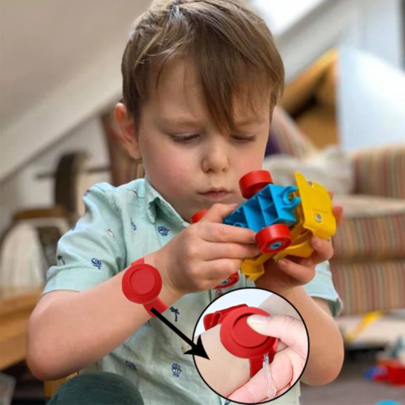 Outdoor Wristband Hand Dispensing Dispenser Adult and kid Hand Sanitizer Dispensing Portable Bracelet Wristband Hand Dispenser
Outdoor Wristband Hand Dispensing Dispenser Adult and kid Hand Sanitizer Dispensing Portable Bracelet Wristband Hand Dispenser