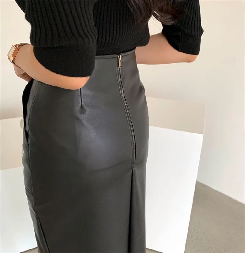 New 2020 Spring Women PU Leather Skirts High Waist Pockets Package Hip Skirt Female Front Split Zipper Midi Pencil Skirts
New 2020 Spring Women PU Leather Skirts High Waist Pockets Package Hip Skirt Female Front Split Zipper Midi Pencil Skirts