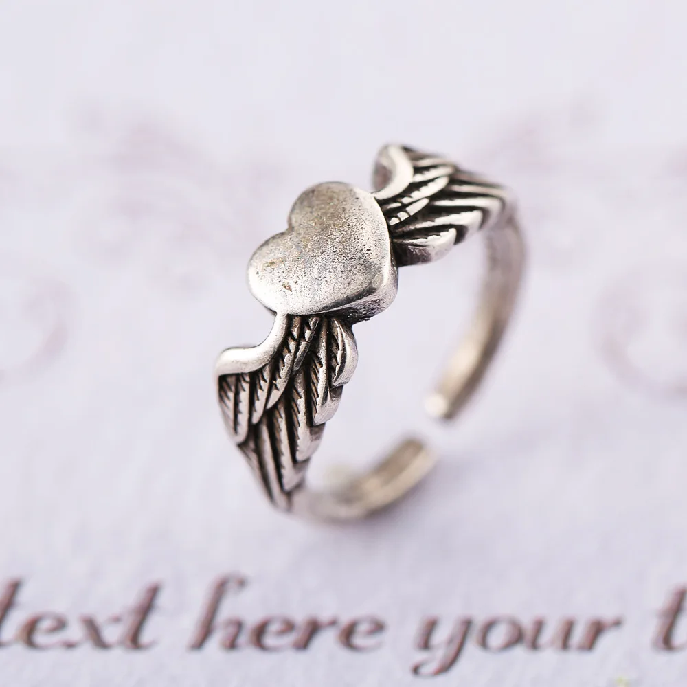 European And American New Wild Love Wings Ring Men's Ring Fashion Simple Punk Creative Ring Ladies Ring Party Gift
European And American New Wild Love Wings Ring Men's Ring Fashion Simple Punk Creative Ring Ladies Ring Party Gift