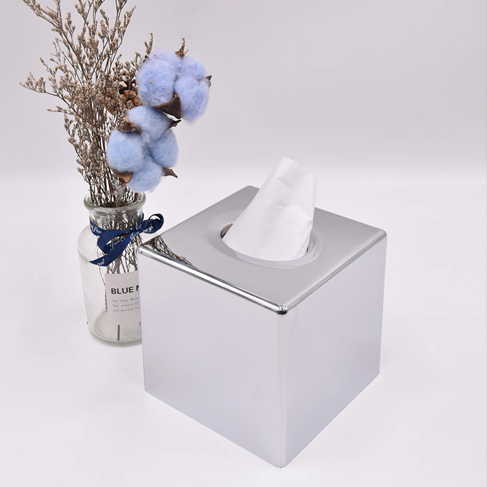 Electroplate Tissue Box Napkin Papers Container Bathroom Paper Towel Holder Napkin Case for Home Car Hotel Table Decor
Electroplate Tissue Box Napkin Papers Container Bathroom Paper Towel Holder Napkin Case for Home Car Hotel Table Decor