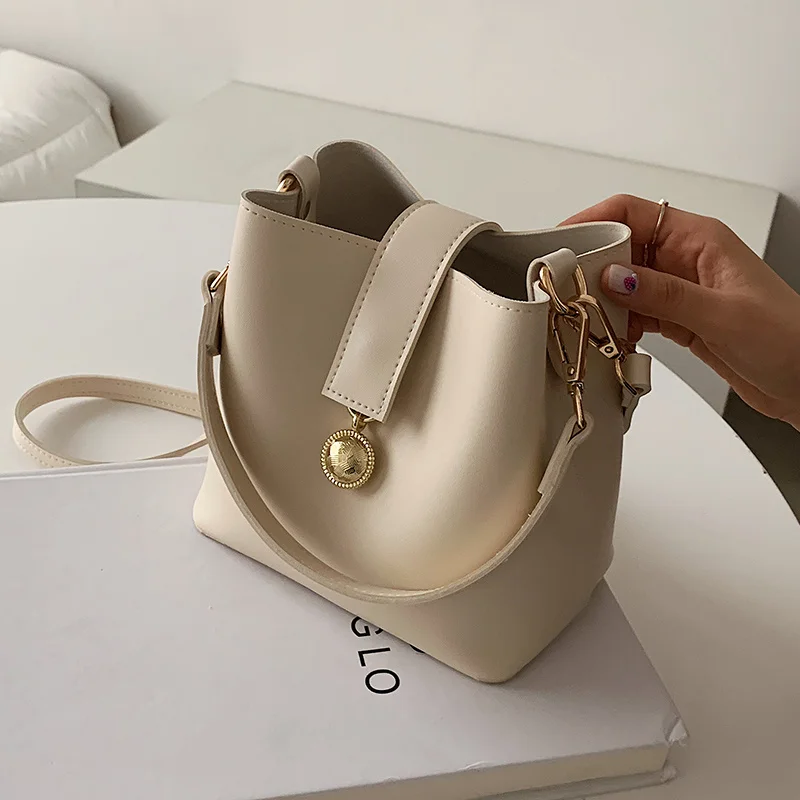 Mini PU Leather Bucket Crossbody Bags For Women 2021 Fashion Branded Trendy Shoulder Handbags And Purses Solid Color
Mini PU Leather Bucket Crossbody Bags For Women 2021 Fashion Branded Trendy Shoulder Handbags And Purses Solid Color