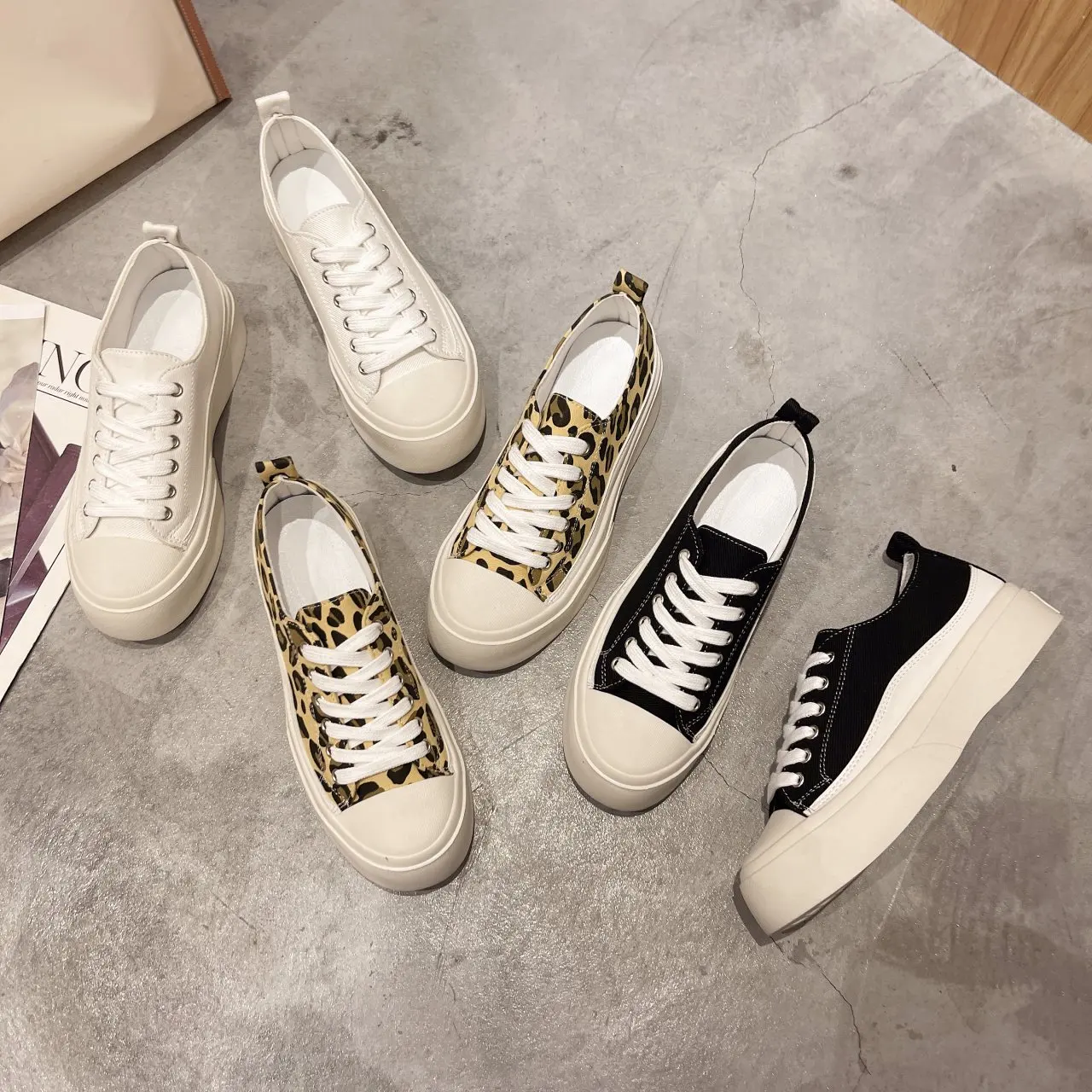 2021 New Leopard Grain Shoes Women's Casual Canvas Shoes Fashion Lightweight Lace Up Sneakers Women Increased Canvas Shoes
2021 New Leopard Grain Shoes Women's Casual Canvas Shoes Fashion Lightweight Lace Up Sneakers Women Increased Canvas Shoes