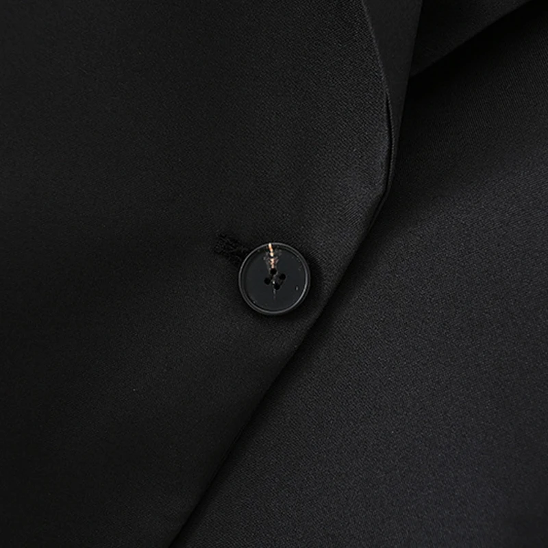 TWOTWINSTYLE Black Elegant Blazer For Women Notched Long Sleeve Straight Ruched Loose Blazers Female Spring Fashion 2021 Stylish
TWOTWINSTYLE Black Elegant Blazer For Women Notched Long Sleeve Straight Ruched Loose Blazers Female Spring Fashion 2021 Stylish