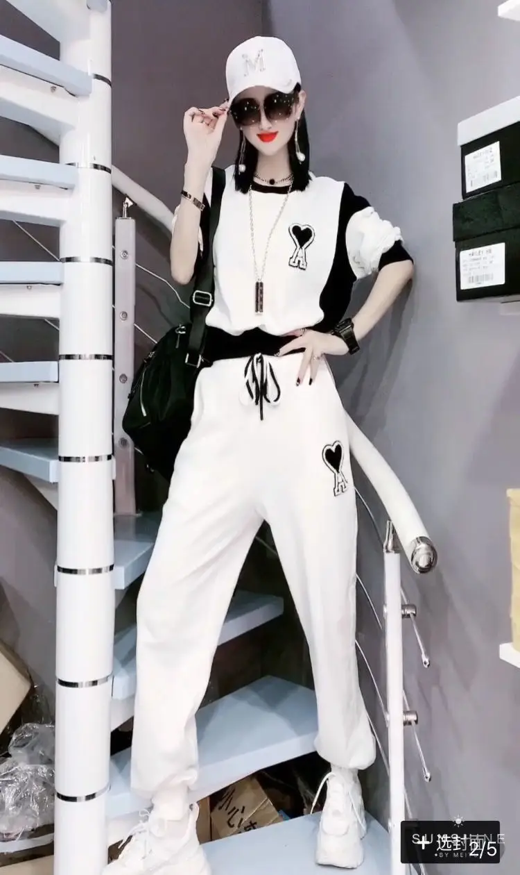 2021 new AMI Alexandre matiussi hearts women's casual fashion sports hit color short-sleeved trousers two-piece set F
2021 new AMI Alexandre matiussi hearts women's casual fashion sports hit color short-sleeved trousers two-piece set F