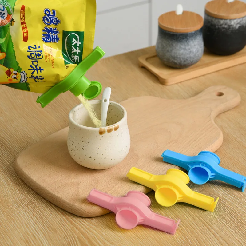 Seal Pour Bag Clip Food Sealing Clip Effect Clamp With Discharge Nozzle For Food Storage Kitchen Tools
Seal Pour Bag Clip Food Sealing Clip Effect Clamp With Discharge Nozzle For Food Storage Kitchen Tools
