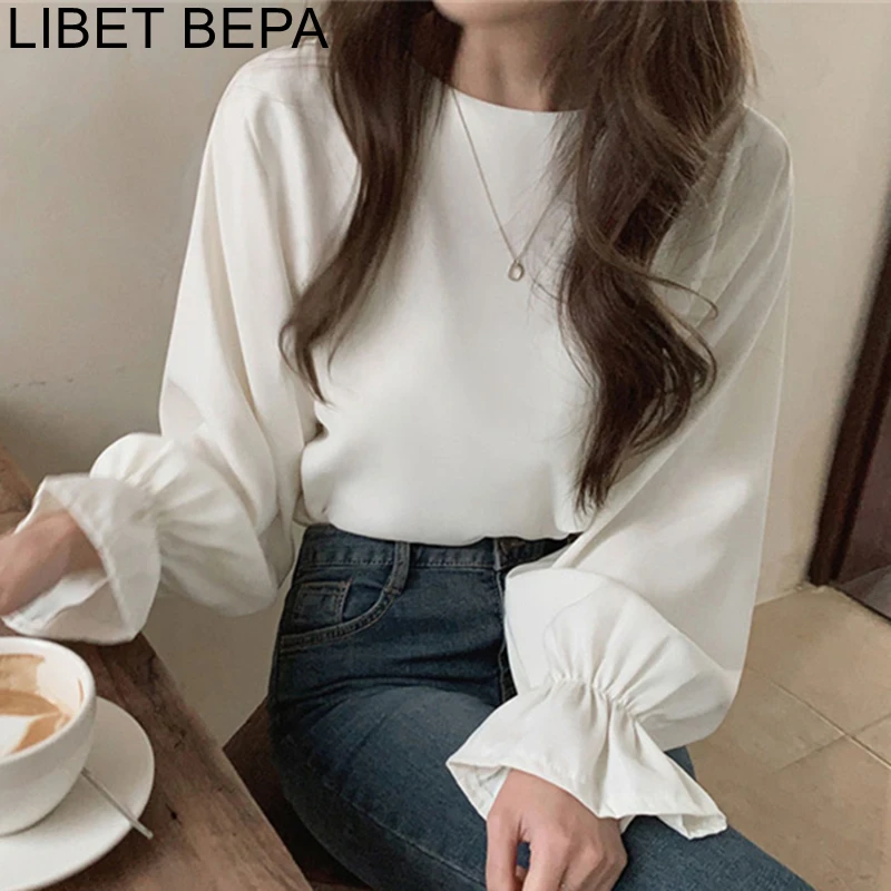 New 2022 Spring Summer Women Blouses Fashionable Shirt Sweet Pagoda Sleeve Elegant Wild Korean Office Lady Vintage Tops BL5650
New 2022 Spring Summer Women Blouses Fashionable Shirt Sweet Pagoda Sleeve Elegant Wild Korean Office Lady Vintage Tops BL5650