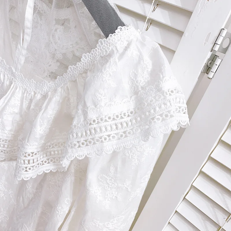 2021 Autumn New Stand Collar Blouse Lace Handmade Beaded Petal Sleeve Long Sleeve Underwear White Shirt Ladies Tops blusas
2021 Autumn New Stand Collar Blouse Lace Handmade Beaded Petal Sleeve Long Sleeve Underwear White Shirt Ladies Tops blusas