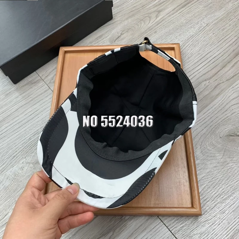 New 2 Color Women Casual Print Cap Summer Adjustable Unisex Baseball Caps Women Men Sun Hats Black Blue Lady Hat
New 2 Color Women Casual Print Cap Summer Adjustable Unisex Baseball Caps Women Men Sun Hats Black Blue Lady Hat