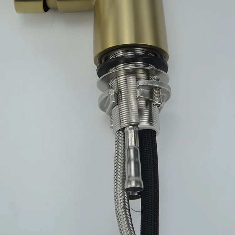 Golden pull 304 stainless steel kitchen faucet, hot and cold pull telescopic sink, universal sink faucet
Golden pull 304 stainless steel kitchen faucet, hot and cold pull telescopic sink, universal sink faucet