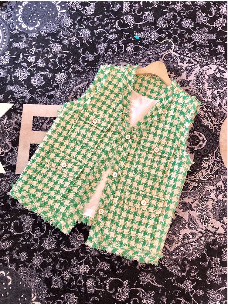 Fall / Winter 2020 New Fashion Woolen Waistcoat Women's Vintage Lattice Tassel Tweed Vest Elegant Sleeveless Jackets
Fall / Winter 2020 New Fashion Woolen Waistcoat Women's Vintage Lattice Tassel Tweed Vest Elegant Sleeveless Jackets