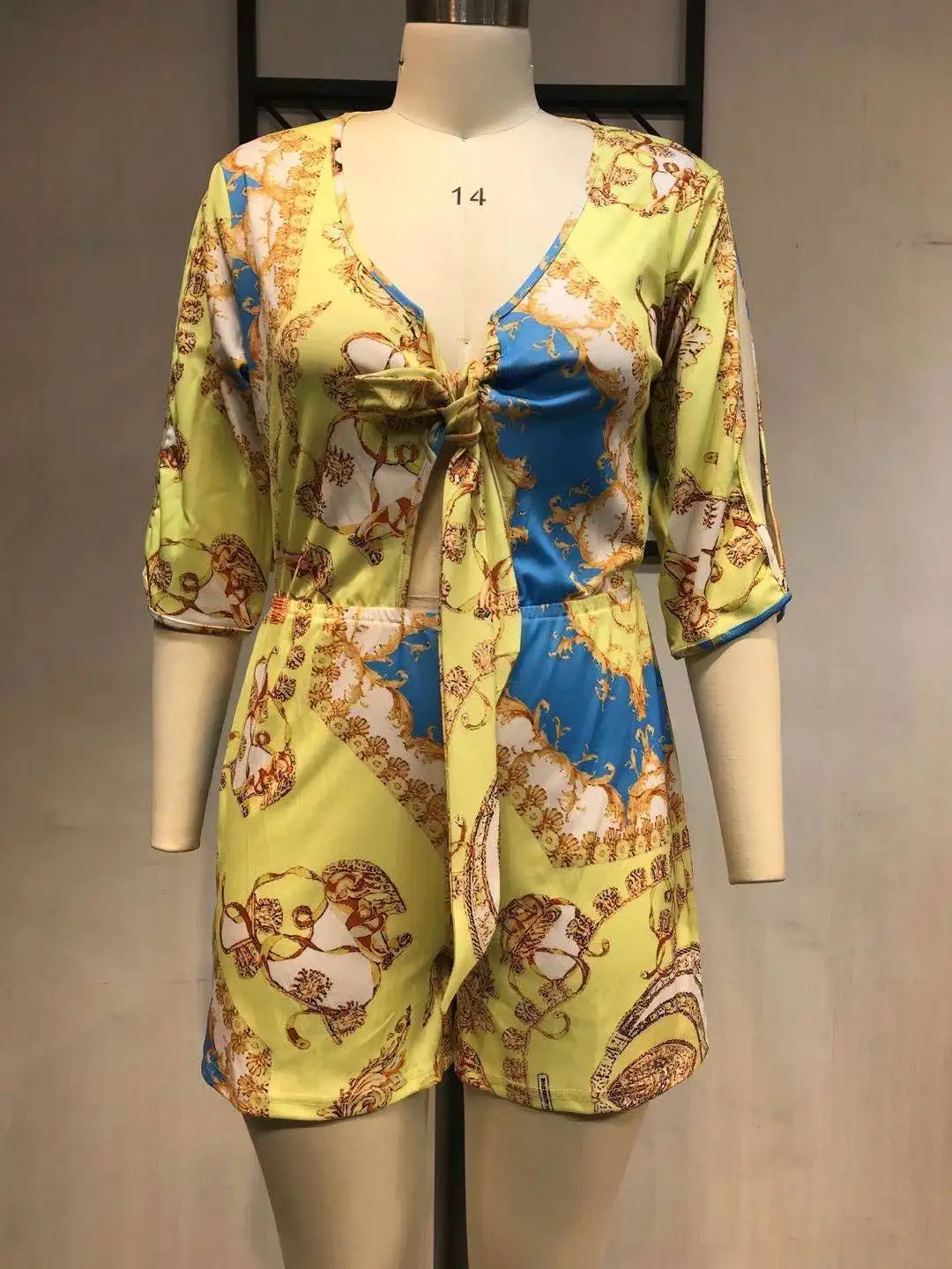 2021 Summer Trendy Women Shorts Jumpsuits New Arrivals Lady Party Fashion Print V Neck Shoulder Hollow Out Casual Loose Rompers
2021 Summer Trendy Women Shorts Jumpsuits New Arrivals Lady Party Fashion Print V Neck Shoulder Hollow Out Casual Loose Rompers