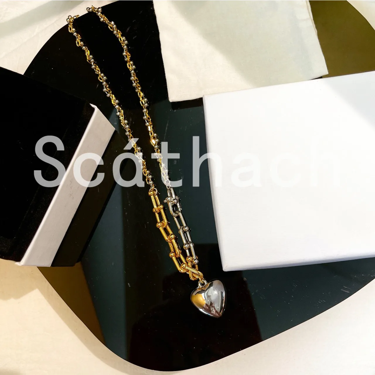 New Arrival Fashion Metal Sweet Cute Lucky Heart Pendant Lady Two-color Short Necklace Hip Hop Jewelry For Little Girl Gifts
New Arrival Fashion Metal Sweet Cute Lucky Heart Pendant Lady Two-color Short Necklace Hip Hop Jewelry For Little Girl Gifts