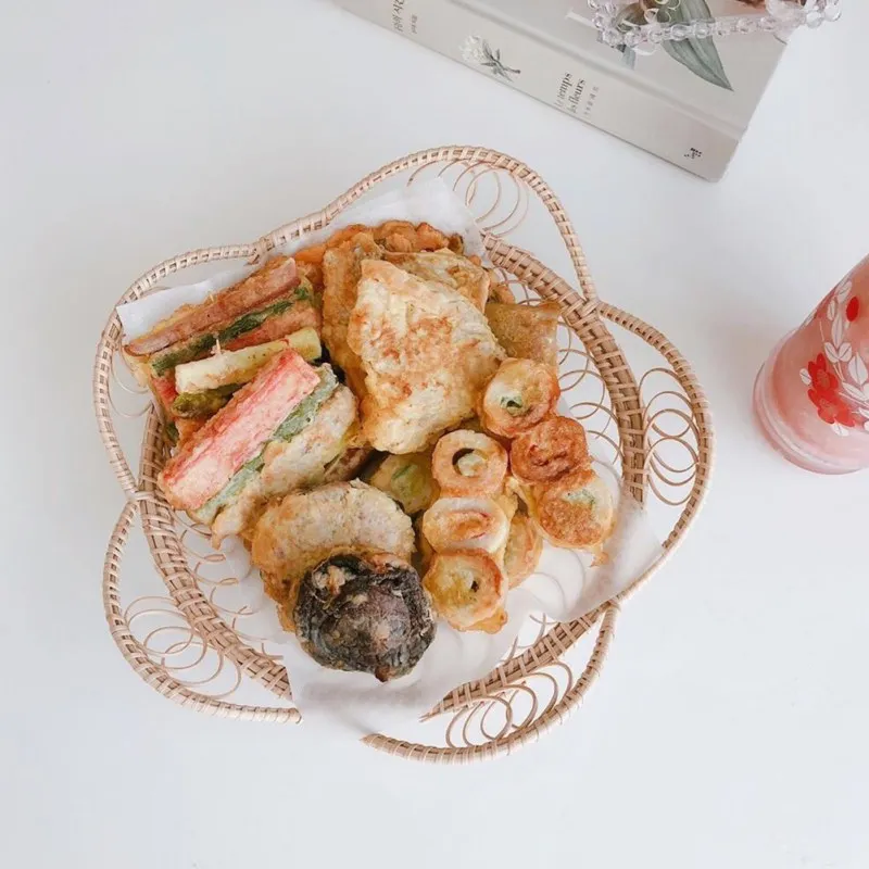 Rattan Bread Basket Round Petals Shape Hand-Woven Tea Tray Food Serving Dinner Parties Coffee Breakfast
Rattan Bread Basket Round Petals Shape Hand-Woven Tea Tray Food Serving Dinner Parties Coffee Breakfast