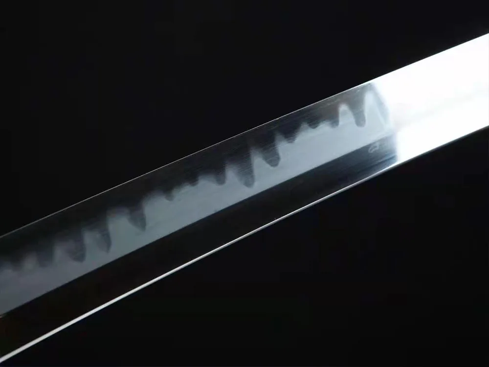 Ground muscle steel folding forging hand grinding samurai sword/Japanese Oriental knife with gilt fittings/katana/collection
Ground muscle steel folding forging hand grinding samurai sword/Japanese Oriental knife with gilt fittings/katana/collection