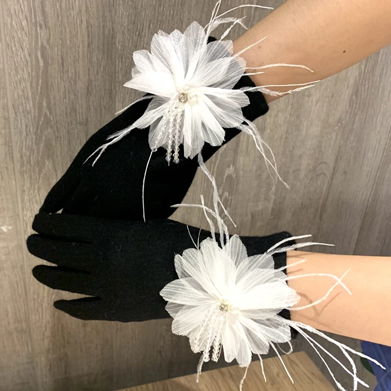 Женские зимние шерстяные перчатки для сенсорного экрана кружевные цветочные элегантные женские зимние теплые перчатки
Женские зимние шерстяные перчатки для сенсорного экрана кружевные цветочные элегантные женские зимние теплые перчатки