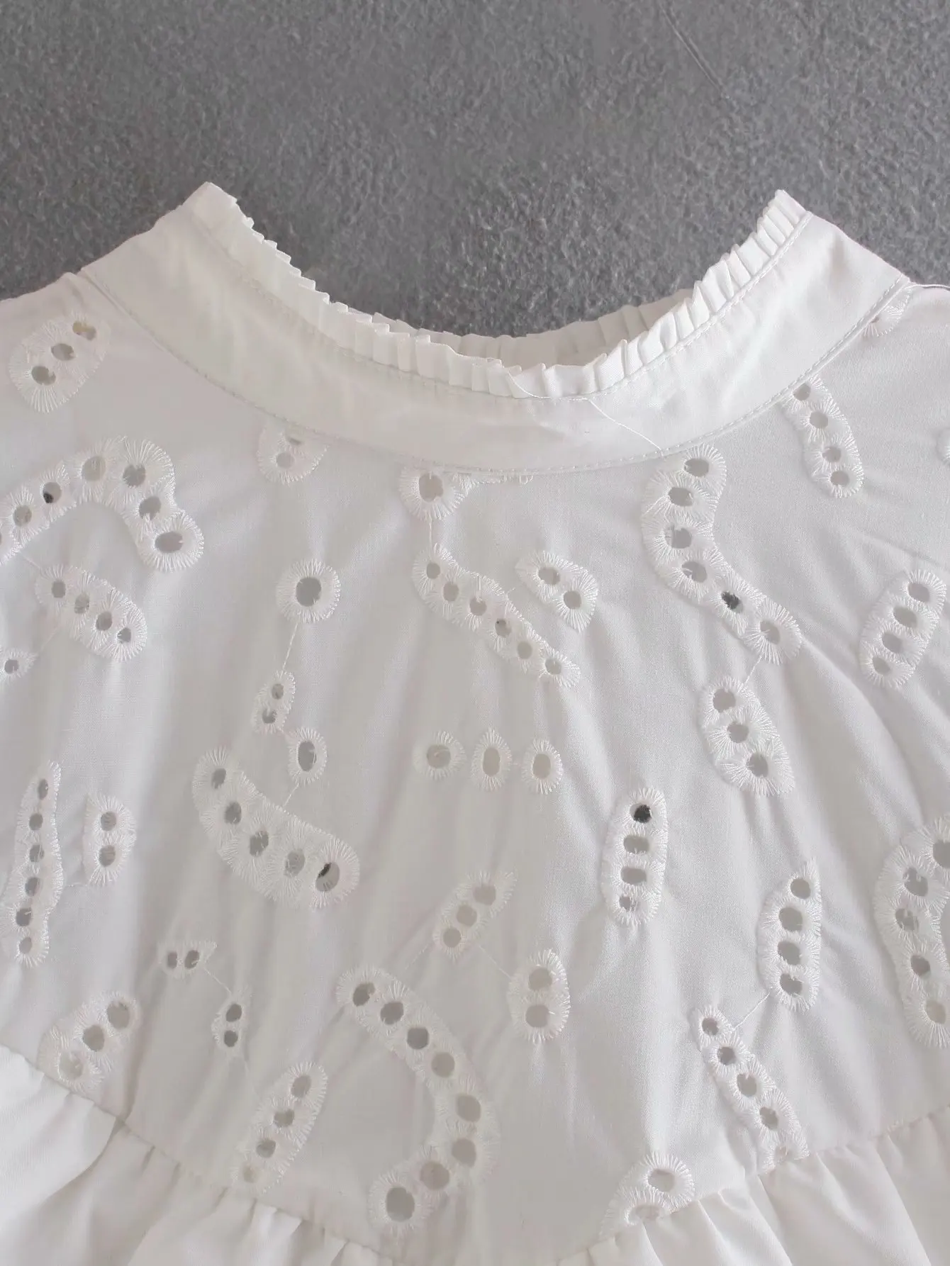 Fashion Ruffled Long-sleeved Women Dress Vintage Hollow Embroidery Solid Color Single-breasted Button Chic Female Dress Vestidos 
Fashion Ruffled Long-sleeved Women Dress Vintage Hollow Embroidery Solid Color Single-breasted Button Chic Female Dress Vestidos