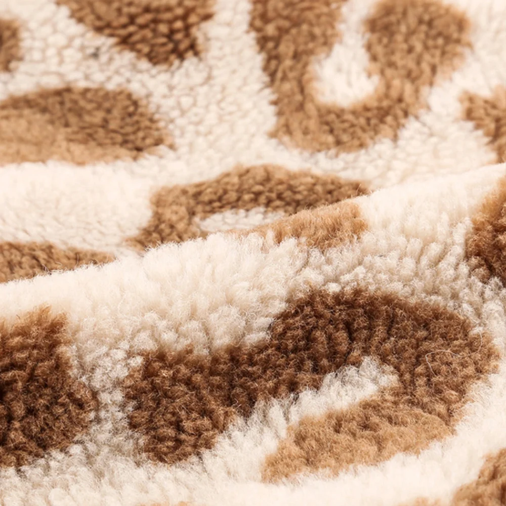 ICCLEK Fleece Vest Zipper Top Women Leopard Sleeveless Jacket Coat Casual High Neck Fluff Vest Autumn Winter Warm Coat Wome
ICCLEK Fleece Vest Zipper Top Women Leopard Sleeveless Jacket Coat Casual High Neck Fluff Vest Autumn Winter Warm Coat Wome