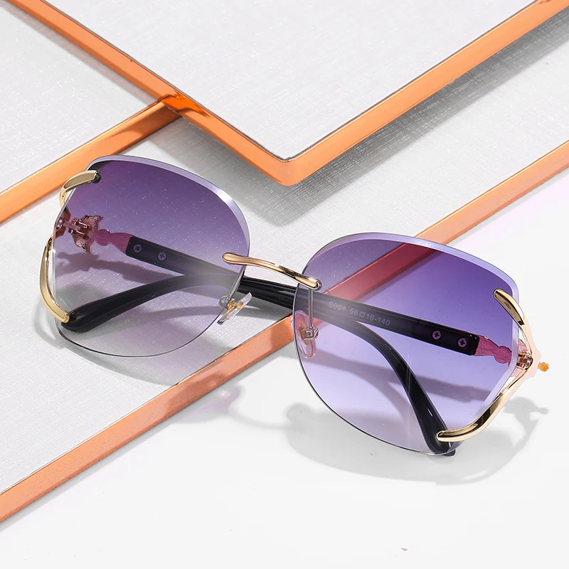 Luxury Rimless Square Sunglasses Women Brand Designer Retro Frameless Sun Glasses Vintage Oversiezd Elegant Shades for Female
Luxury Rimless Square Sunglasses Women Brand Designer Retro Frameless Sun Glasses Vintage Oversiezd Elegant Shades for Female